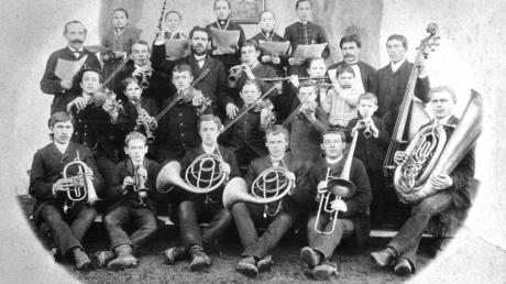 Die Geburtsstunde der Blasmusik in Walkertshofen schlug bereits 1890 (Bild). Der Musikverein wurde erst 1963 gegründet. 
