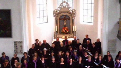 Der Gospelchor Purple Chariots sang in der evangelischen Christuskirche groß auf.  

