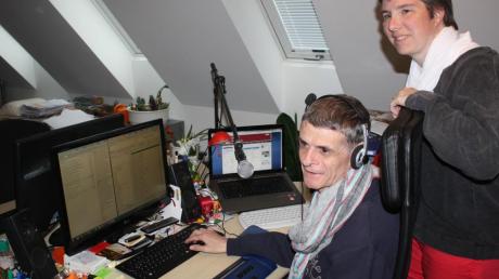 Jürg Stehli und Susi Morzek sind die Protagonisten des Onlineradios OAF in Schwabmünchen. 