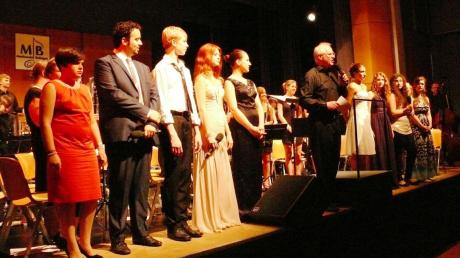 Die Sängerinnen und Sänger von Young Stage waren wieder beim Bobinger Musikverein zu Gast.
