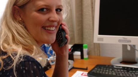 Das Telefon klingelt bereits bei Stefanie Mayer an ihrem neuen Arbeitsplatz in Bobingen im Familienbüro im Treffpunkt Soziale Stadt. Hier wird sie künftig Familien beraten.  

