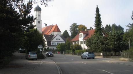 Der Bereich Am Schloßberg soll neu gestaltet werden: Öffentliche Grünflächen, Flächen für den Gemeinbedarf sowie gemischte Bauflächen in Form eines Misch- und Dorfgebiets werden im Bebauungsplan festgelegt.  
