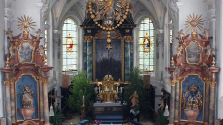 Zum 475. Mal jährt sich in diesem Jahr der Weihetag der Mickhausener Pfarrkirche St. Wolfgang. 1685, 150 Jahre nach ihrer Weihe, wird die Kirche durch Paul Fugger barockisiert (Bild links).  
