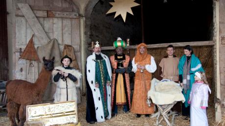 Mit viel Liebe zum Detail hat die Dorfgemeinschaft in diesem Jahr bereits zum vierten Mal das Geschehen von Bethlehem auf dem Hof der Familie Reiter in Szene gesetzt.