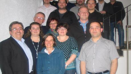 Eine bunt gemischte Mannschaft bewirbt sich für die Freien Wähler um die Gemeinderatssitze in Oberottmarshausen. 
