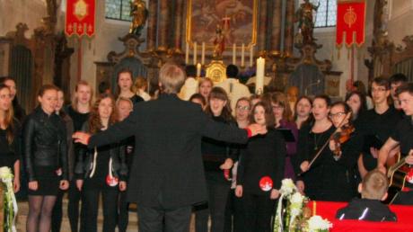 Der Chor aus Königgrätz sang in der Kirche von Wehringen unter anderem das Ave Maria. 
