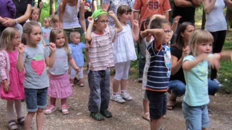 Das Sommerfest des Gräbinger Kindergartens Villa Kunterbunt fand heuer auf dem Fitnessparcours bei Straßberg statt. 
