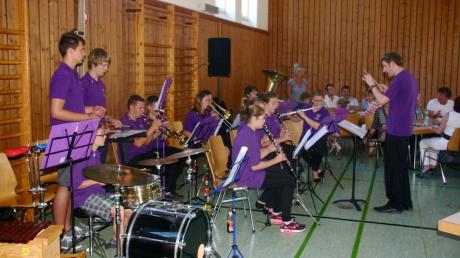 Der Nachwuchs des Blasorchesters unterhielt beim musikalischen Kaffeenachmittag in der Oberottmarshauser Turnhalle. 
