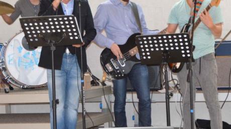 Die Band Eisbad aus Thannhausen umrahmte den Gottesdienst musikalisch. 

