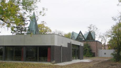 Kirche, Gemeindezentrum, Hof und Garten sind durch den Neubau in Lagerlechfeld eine Einheit geworden. 