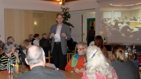 Auch Bürgermeister Andreas Scharf kam zur Jahresabschlussfeier des Helferkreises Graben. 
