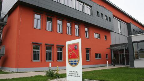 In der Ulrichkaserne am Lechfeld unterhält die Bundeswehr bereits eine Fachschule für Informationstechnik. 