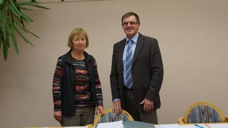 Bürgermeister Konrad Dobler ernannte die Gemeinderätin Beate Schulze - Zech zur neuen Seniorenbeauftragten. 	
