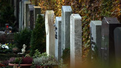 In Gessertshausen steigen die Gebühren für Friedhof und Grab stark an. Das macht sich vor allem im Laufe der Ruhezeit bemerkbar.