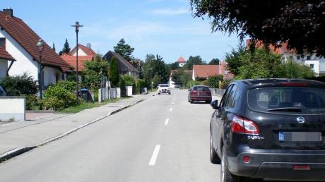 Mit Parkbuchten könnte in Kleinaitingen für eine geordnete Situation in der Lechfeldstraße gesorgt werden. 
