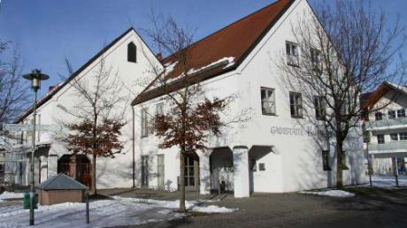 Das mittlerweile 30 Jahre alte Bürgerhaus in Obermeitingen soll saniert werden. 	