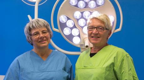 Die beiden Cousinen Elisabeth Köhler und Cornelia Kruppe haben vor 40 Jahren gleichzeitig ihre Ausbildung zur Krankenschwester in Schwabmünchen begonnen.