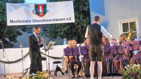 Pfarrer Hubert Ratzinger glänzte als Klarinettensolist beim Stück „Conradiana“.