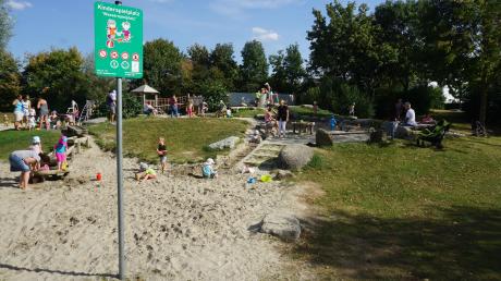 Einen Umbau rund ums Thema "Wasser" kann sich die Fraktionsgemeinschaft in Diedorf für die Anlage im Bürgerpark vorstellen. Ob die dann so aussieht wie der Wasserspielplatz in Königsbrunn (Bild)?