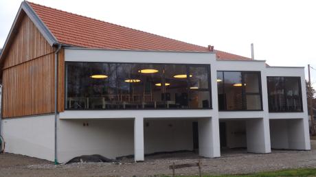 Das ehemalige Lagerhaus von Walkertshofen hat seine Bezeichnung auch nach seinem Umbau zum Bürgersaal behalten.