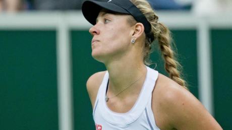 Angelique Kerber kassierte gegen Petra Kvitova die dritte Niederlage für die deutschen Tennis-Damen.