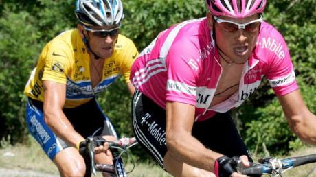 Jan Ullrich (r) und Lance Armstrong bei der Tour de France 2005.