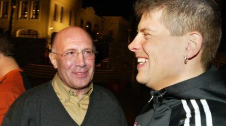 Ex-Radstar Jan Ullrich (r.) im Jahr 2004 mit seinem damaligen Manager Wolfgang Strohband auf Mallorca.