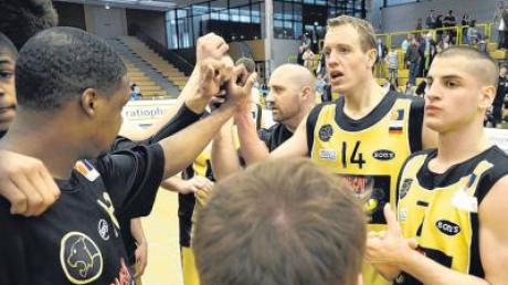 Auf ein Neues: Die Weißenhorner Basketballer wollen morgen in Vechta ihren zweiten Matchball verwandeln.  