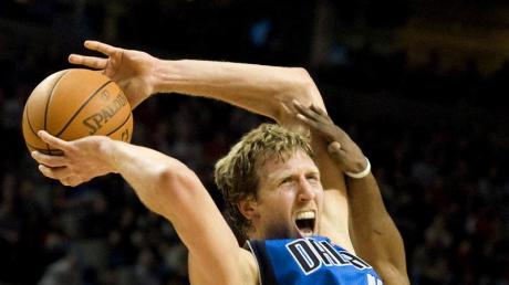 Dirk Nowitzki von den Dallas Mavericks erzielte gegen Utah 19 Punkte. dpa