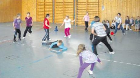 Mit Musik und Sport verbrachten die Buben und Mädchen der Grundschule Hainsfarth einen unterhaltsamen letzten Schultag.  