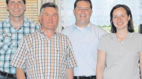 Der neue Vorstand beim TC Motzenhofen: (von links) Michael Brugger (2. Vorsitzender), Konrad Brauner (1. Vorsitzender), Michael Lidl (1. Schriftführer) und Sylvia Vogel (1. Kassier). 
