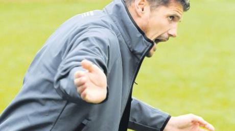 Mit der TSG Stadtbergen hat Trainer Paolo Mavros den Klassenerhalt schon geschafft. Jetzt drückt er seinem zukünftigen Verein SV Cosmos Aystetten die Daumen. 