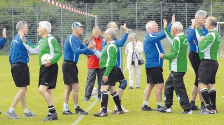Gut gemacht: Die Senioren des PSV Donauwörth (grüne Trikots) haben sich für die deutschen Meisterschaften qualifiziert und treten nun Ende Juli in Hirschfelde zur Endrunde an.  