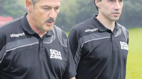 Das Regglisweiler Trainerteam sieht den FV Illertissen II als klaren Favoriten: Peter Reder (links) mit seinem Assistenten Oliver Lüngen.  