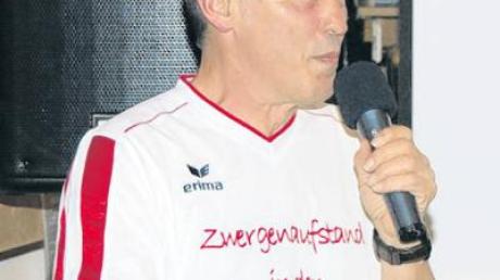 Marktoffingens langjähriger Trainer Josef Wizinger bei der Meisterfeier der vergangenen Saison.  