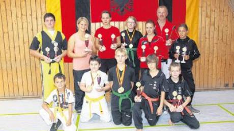 Jede Menge Pokale holten die Allkämpfer des SSV Agawang bei den European Open in Rottendorf. 