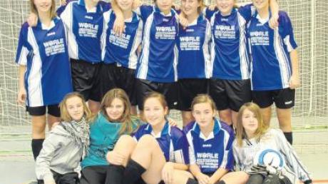 Das erfolgreiche Mädchenteam des FSV Reimlingen, das bei der Hallenkreismeisterschaft den zweiten Platz belegte.  