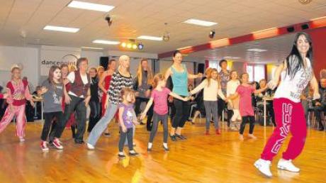 Tanzen für Groß und Klein wurde beim Tag der offenen Tür des TSC dancepoint geboten. 