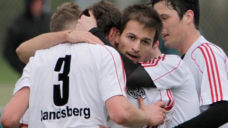 Die Nummer 3 hat wieder zugeschlagen: Sebastian Bonfert traf zum 1:0 für den TSV Landsberg. 