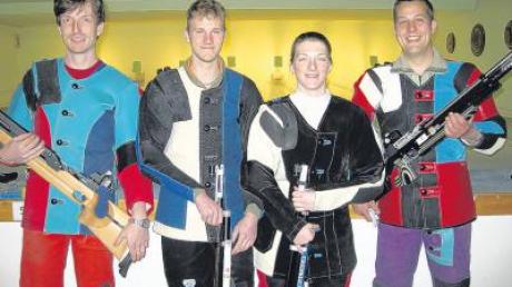 Ungeschlagen Meister der Gauliga sind (von links) Martin Mayer, Florian Müller, Christin Herrmann und Matthias Fischer mit der Mannschaft von Alpenrose Hiltenfingen geworden.  