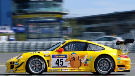 Mit seinem auffällig lackierten Porsche landete der Wemdinger Marco Seefried beim dritten VLN-Lauf auf Rang elf. 