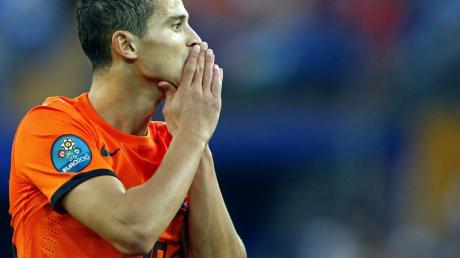 Ibrahim Afellay kann es nicht glauben: Die Niederlande startete mit einer Auftaktpleite gegen Dänemark in die EM. 