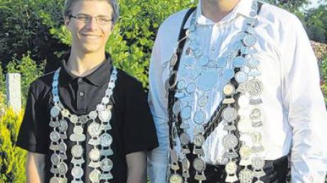 Mörgens Schützenkönige Stefan Lutzenberger (rechts) und Fabian Seitz, der Titelträger der Jugend.  