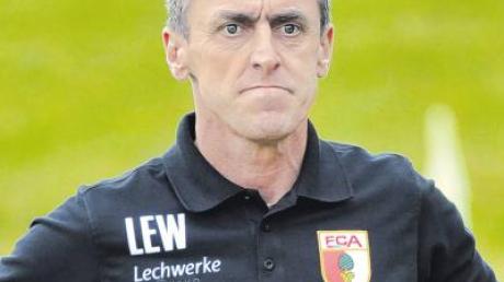 Noch gar nicht glücklich: Dieter Märkle, der Trainer des Tabellenletzten in der Regionalliga Bayern, FC Augsburg II.  
