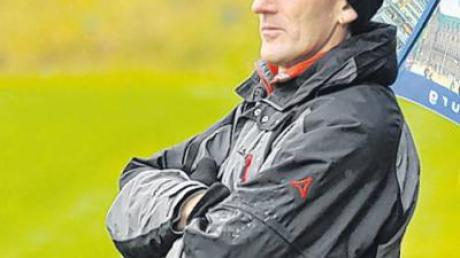 Schirmherr. Ehingens Trainer Paul Baumann erwartet mit seiner Mannschaft den TSV Meitingen. 