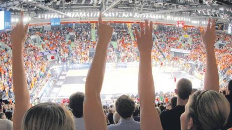 Es ist wieder angerichtet für die größte Party der Stadt. Nach genau vier Monaten Abstinenz melden sich die Ulmer Basketballer mit einem Heimspiel gegen Ludwigsburg in der Arena zurück.  