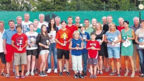 Zum Saisonabschluss waren die Tennis-Vereinsmeisterschaften 2012 beim TSV Wittislingen ein Höhepunkt in der Abteilung Tennis. Bernd Kohler sicherte sich gleich zwei Titel bei diesem Turnier.   