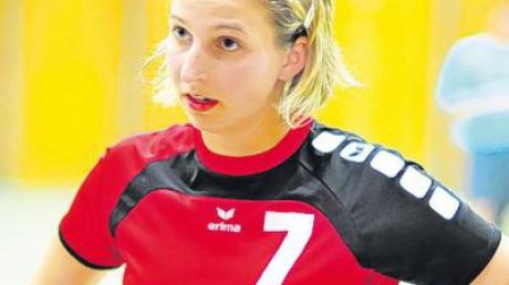 Aichachs Handballerinnen (hier Johanna Fackler) wieder ohne Erfolg. 