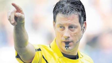 Fifa-Schiedsrichter Wolfgang Stark ist der Unparteiische bei der Begegnung des Tabellenführers FV Illertissen gegen den TSV Rain.