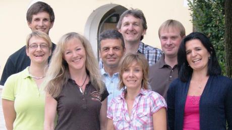Die neue Vorstandschaft des Reit- und Fahrvereins Donauwörth-Mertingen steht unter der Leitung von Sandra Endreß ((Dritte von links). Mit ihrem großen Team hat sie einiges vor.  
